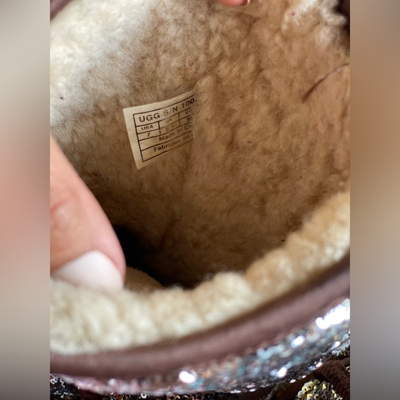 UGG Women’s Limited Edition tall Exotic Cheetah/ Sequin Print Boots. 😍 🐆 - Picture 3 of 8